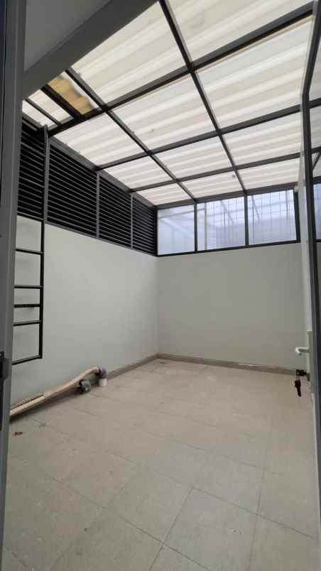 dijual rumah jl bambu apus cipayung