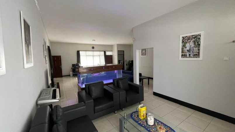 dijual rumah jl buanasqri