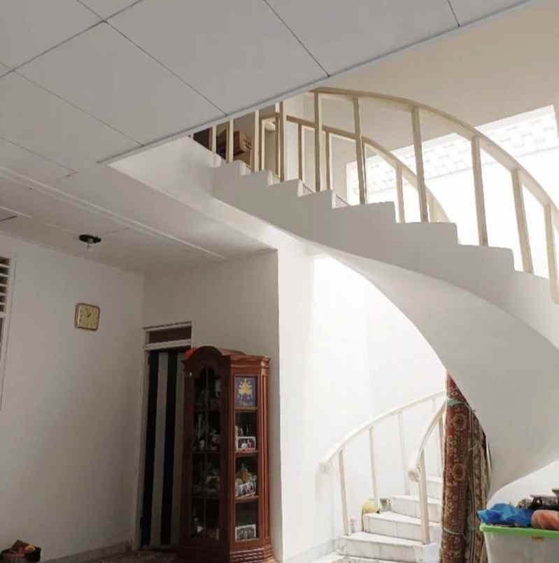 dijual rumah jl bumi kemanggisan indah