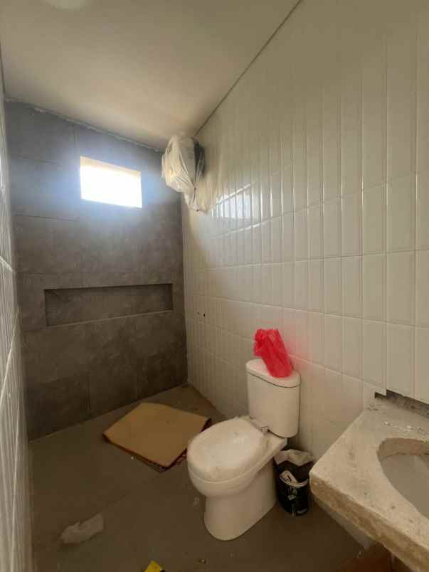 dijual rumah jl caman raya jatibening