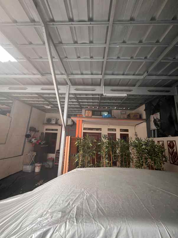 dijual rumah jl caringin