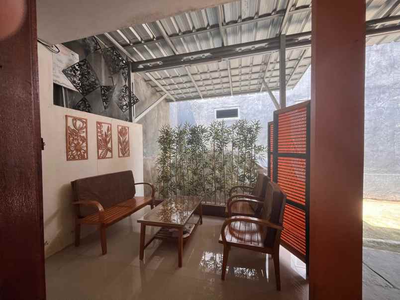 dijual rumah jl caringin