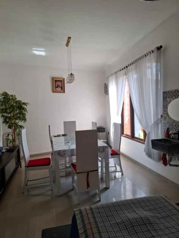 dijual rumah jl cemerlang