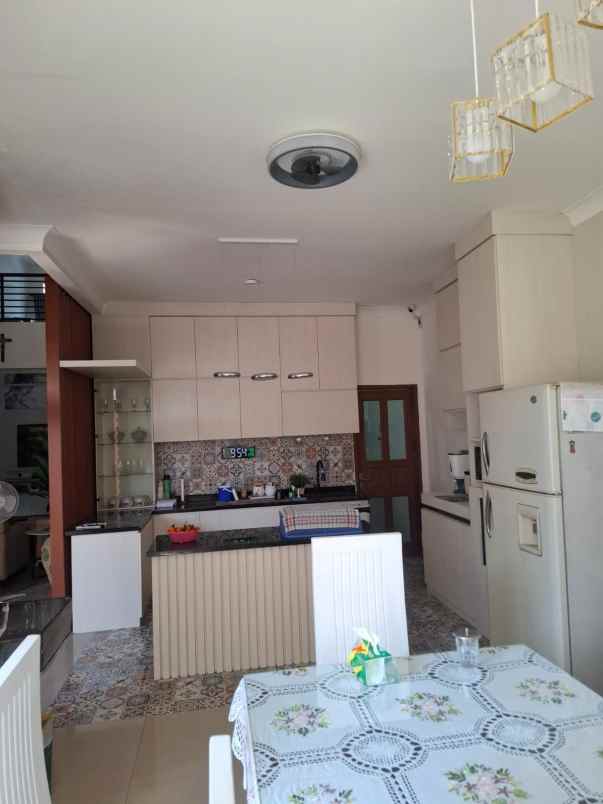 dijual rumah jl cemerlang