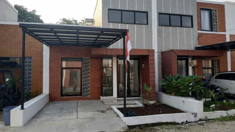 dijual rumah jl cisaranten endah