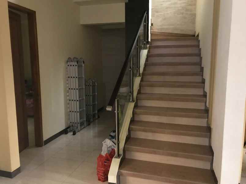 dijual rumah jl elang indopura b1 19