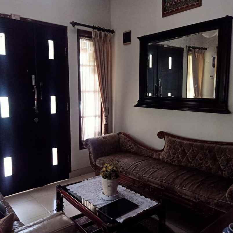 dijual rumah jl gedebage komp bumi