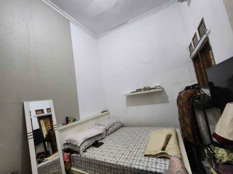 dijual rumah jl jambore