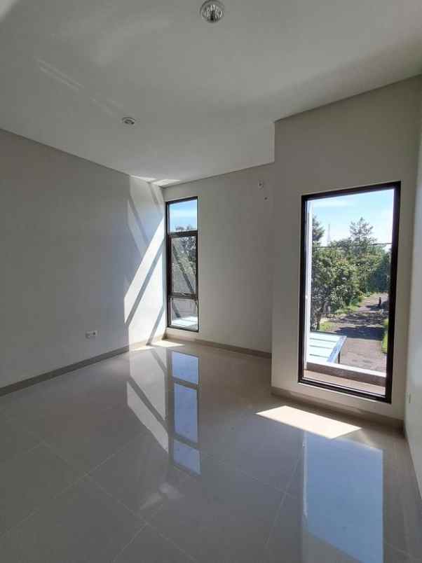 dijual rumah jl jupiter margahayu raya