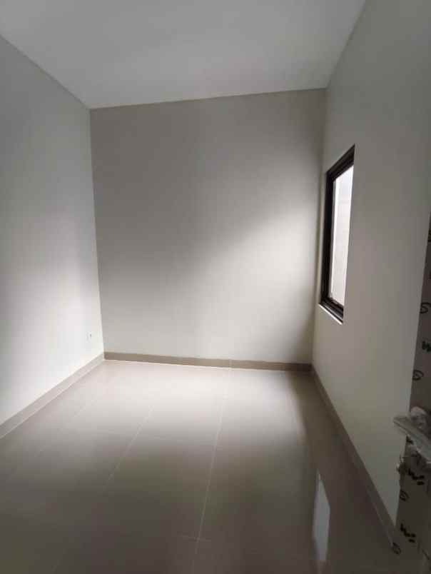 dijual rumah jl jupiter margahayu raya