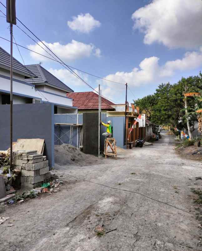 dijual rumah jl kaliurang km 14