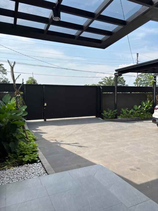dijual rumah jl kaliurang km 9
