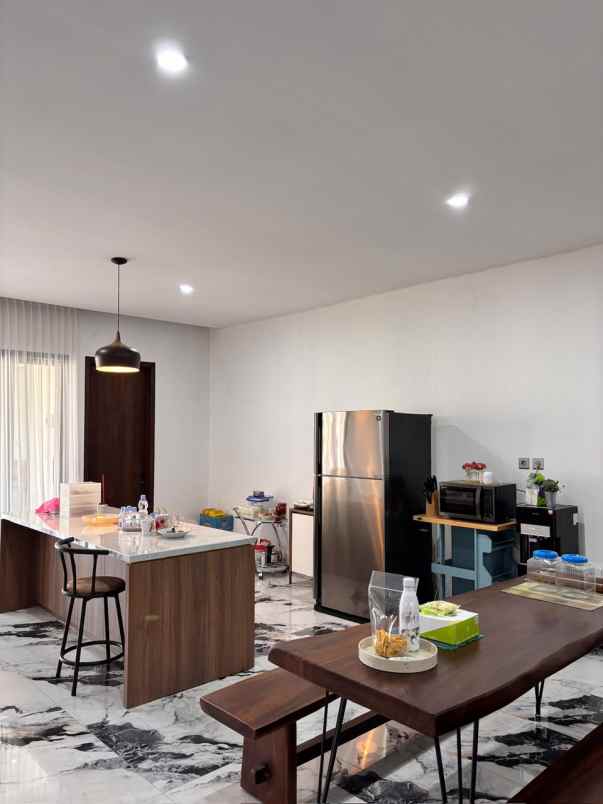 dijual rumah jl kaliurang km 9