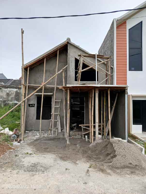 dijual rumah jl kelurahan