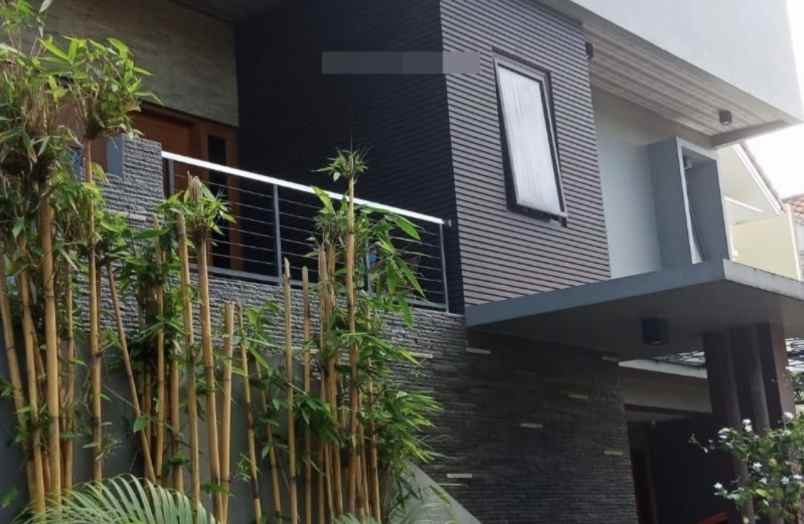 dijual rumah jl legenda wisata cibubur