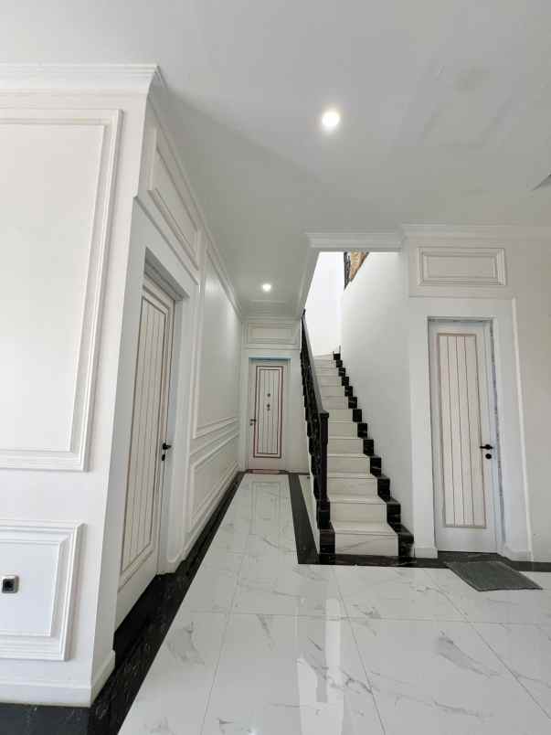 dijual rumah jl lembang