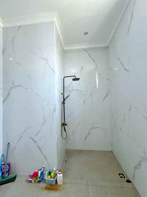 dijual rumah jl lembang