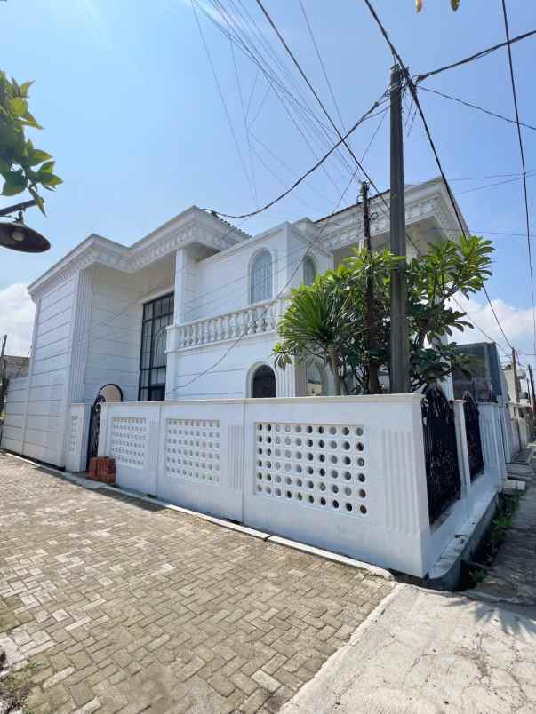 dijual rumah jl lembang