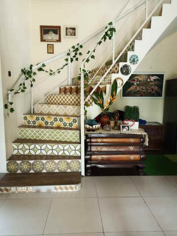 dijual rumah jl leuwinanggung