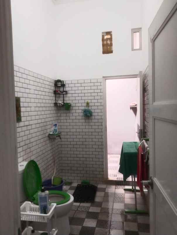 dijual rumah jl leuwinanggung