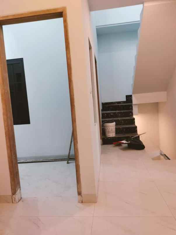 dijual rumah jl macan jagakarsa kec