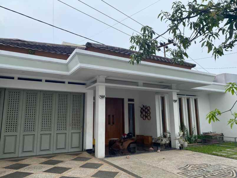 dijual rumah jl manjahlega
