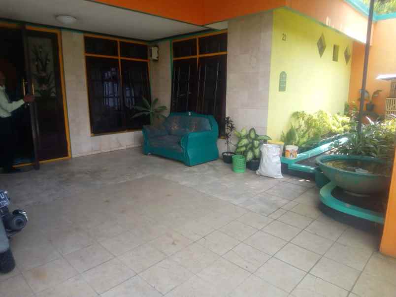 dijual rumah jl padasuka indah