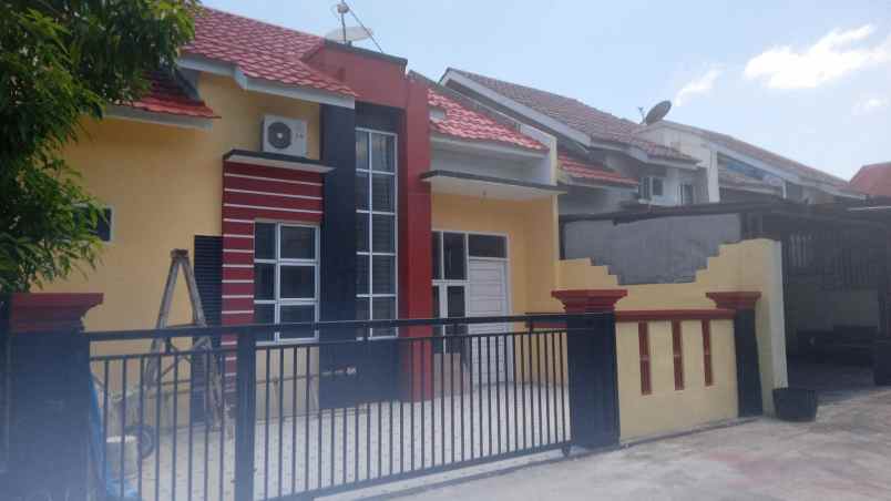 dijual rumah jl pertanian