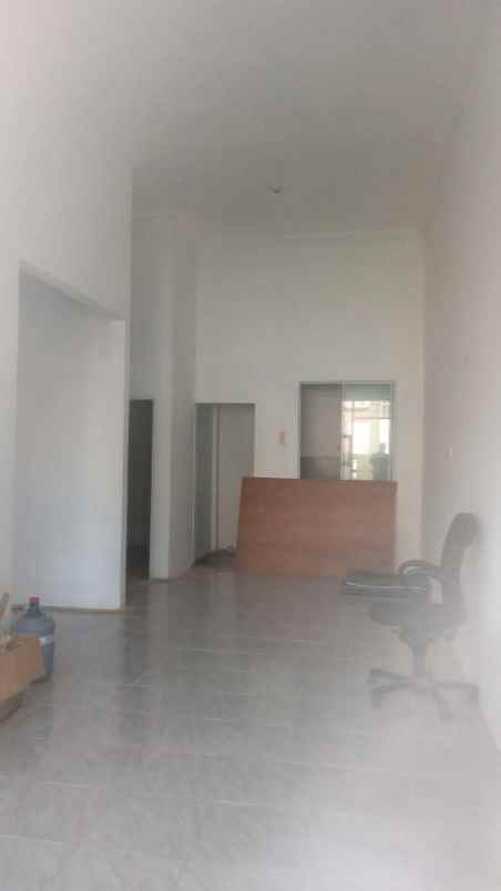 dijual rumah jl pertanian