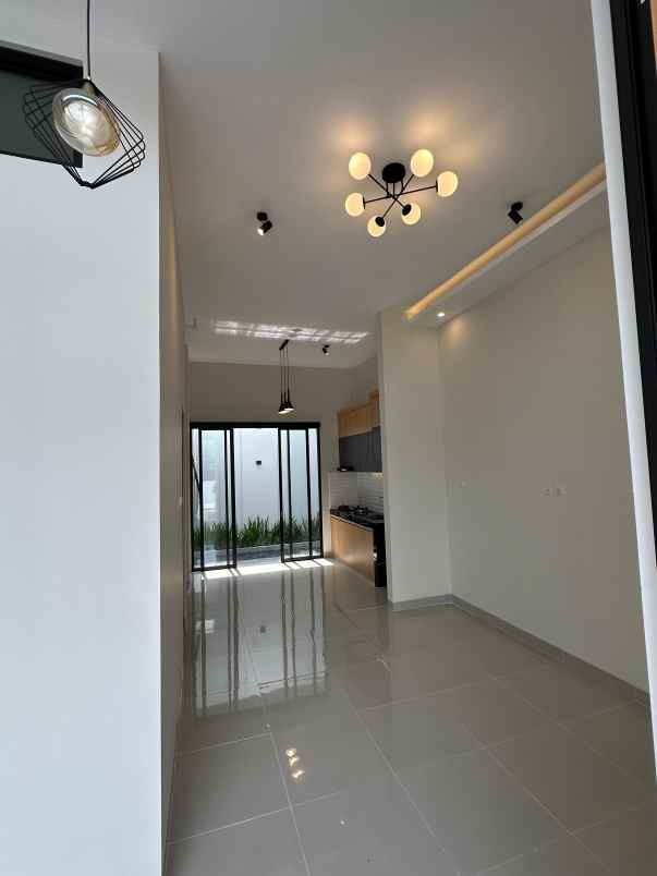 dijual rumah jl purbaya warak