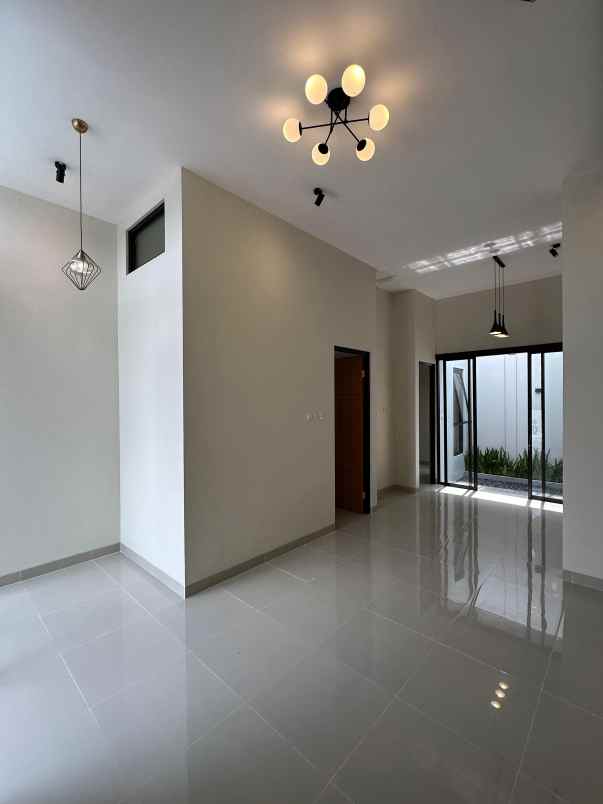 dijual rumah jl purbaya warak