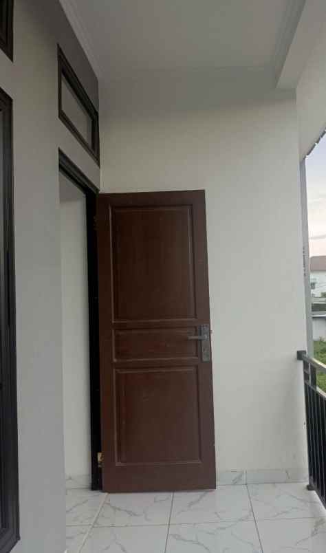 dijual rumah jl raya kav arta kencana 2
