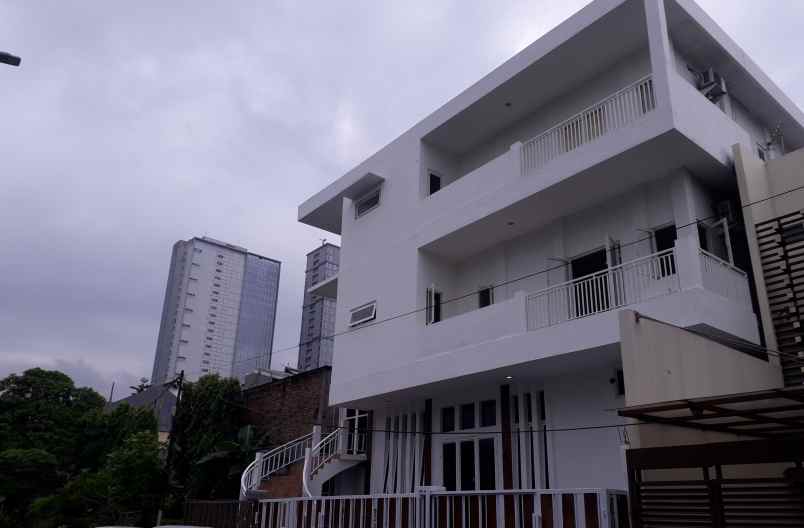 dijual rumah jl villa indah villa