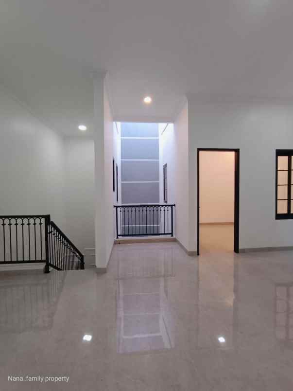 dijual rumah jln muchtar raya joglo