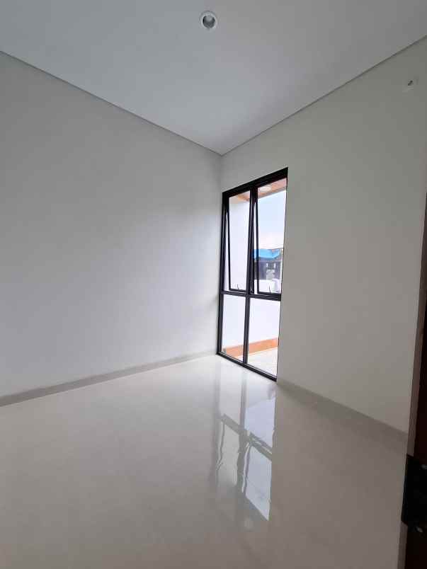 dijual rumah kalitirto