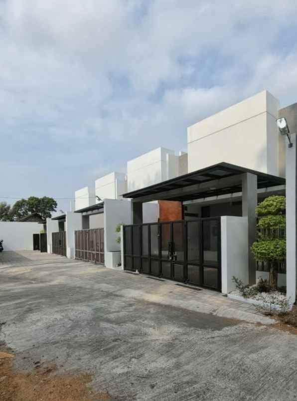 dijual rumah kaliurang km 12 5
