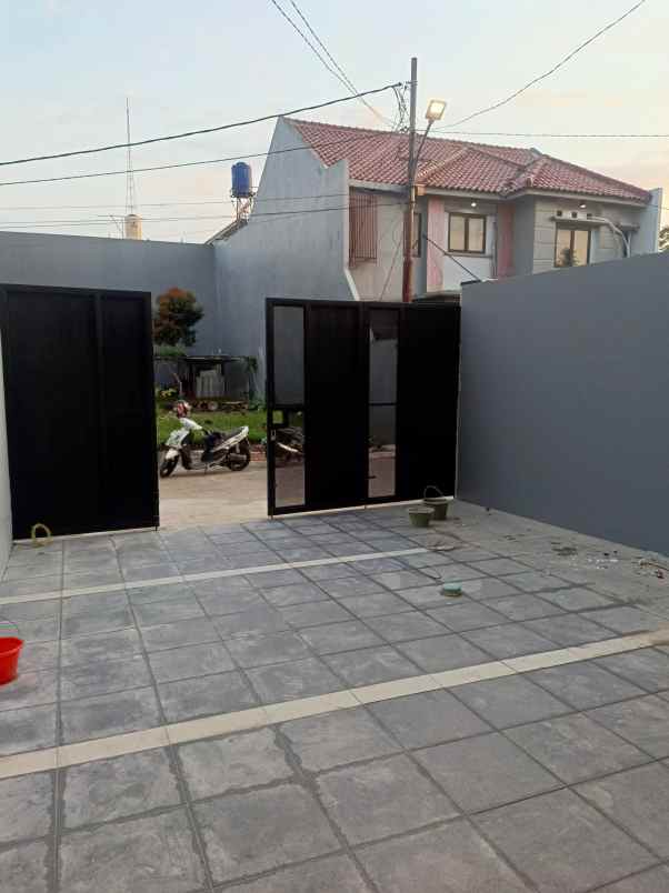 dijual rumah kav dki meruya utara jakbar