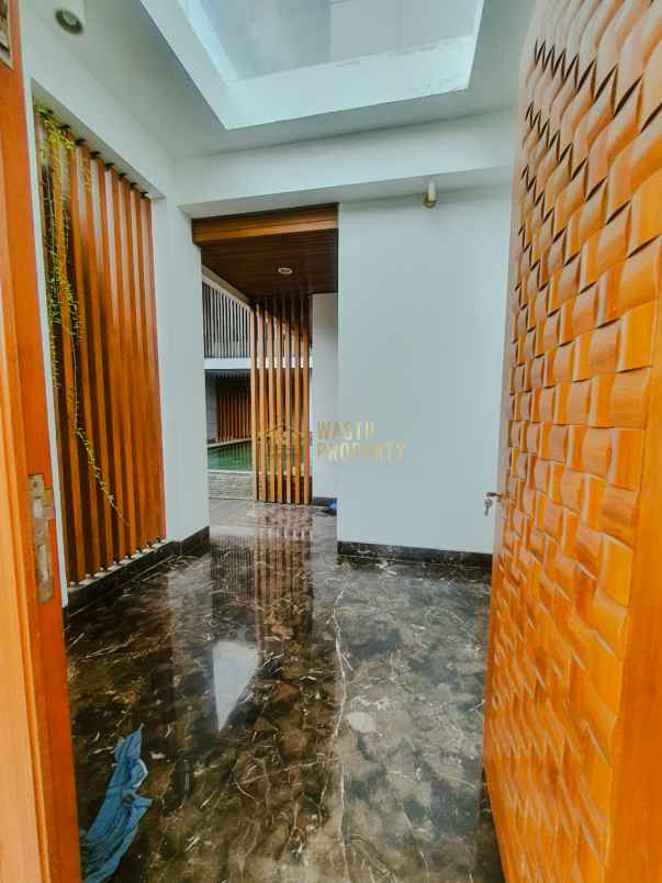 dijual rumah kebayoran lama jakarta
