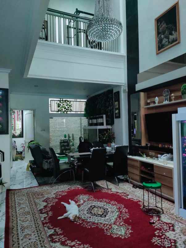 dijual rumah kebon jeruk
