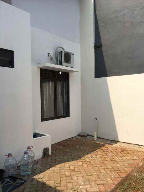 dijual rumah kel telajung kec cikarang