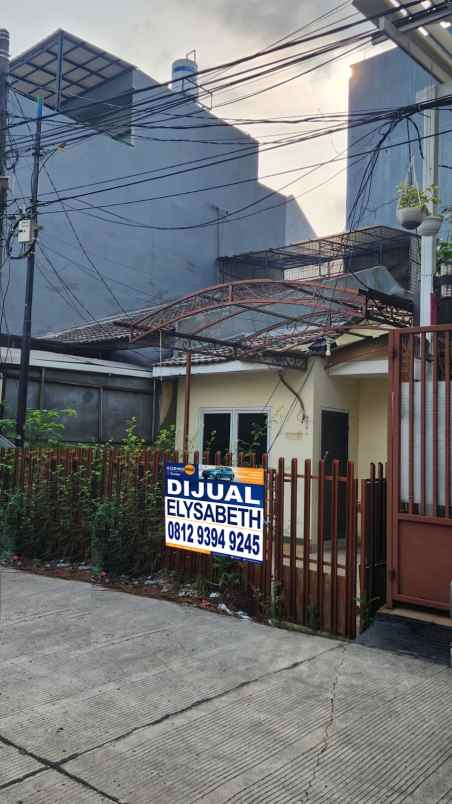 dijual rumah kelapa gading