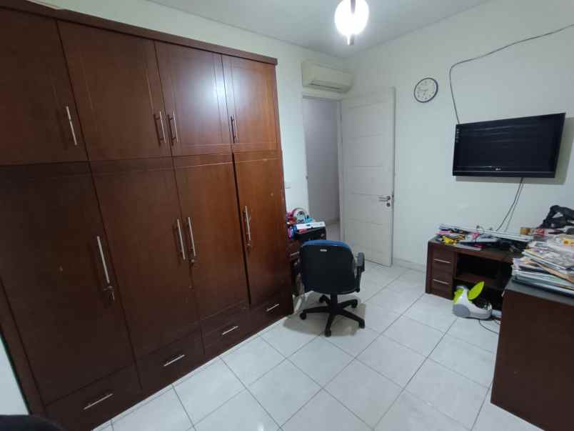dijual rumah kelapa gading