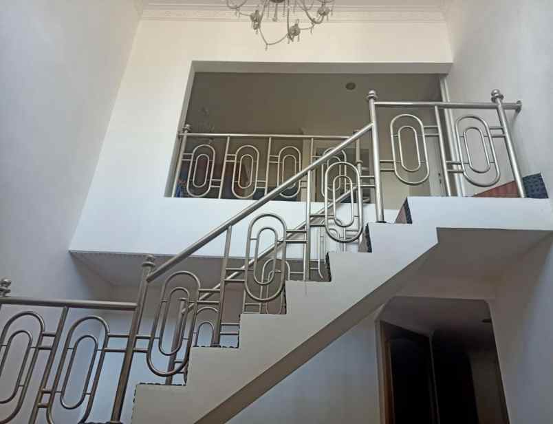 dijual rumah kelapa hybrida kelapa gading