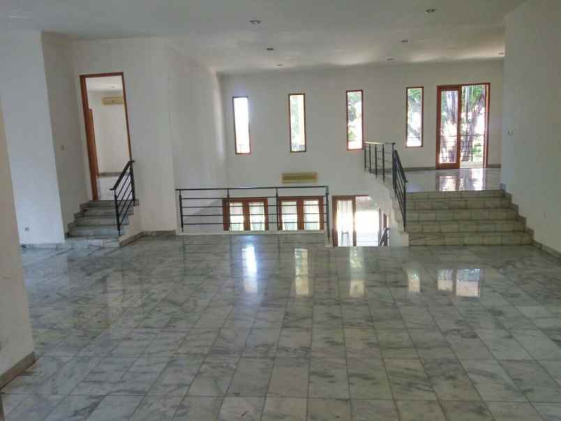 dijual rumah kemang