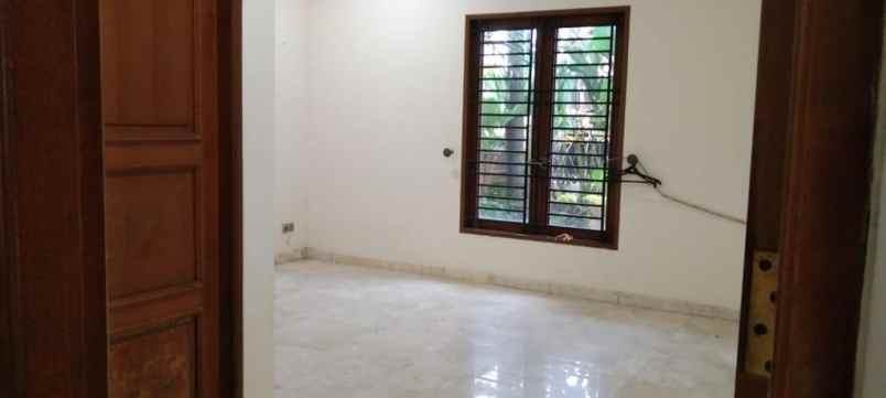 dijual rumah kemang timur