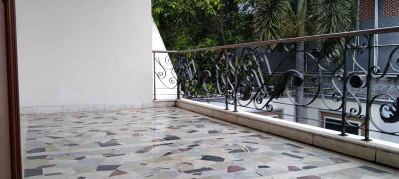 dijual rumah kemang timur