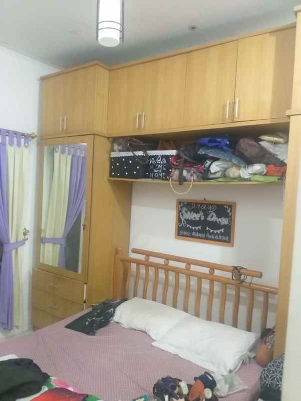 dijual rumah komp duta regency