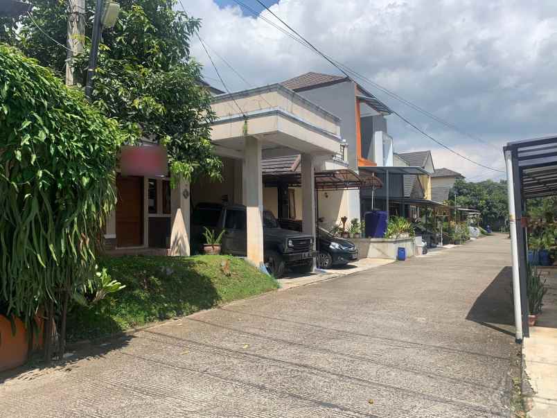 dijual rumah komp selaras sariwangi