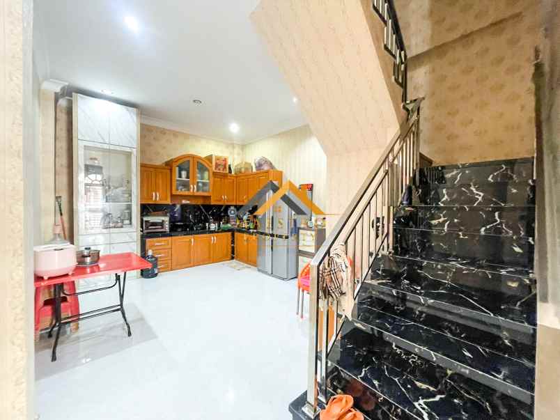 dijual rumah komplek cemara asri jalan