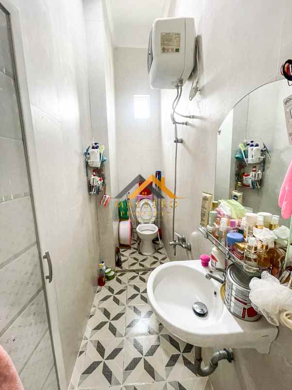 dijual rumah komplek cemara asri jalan